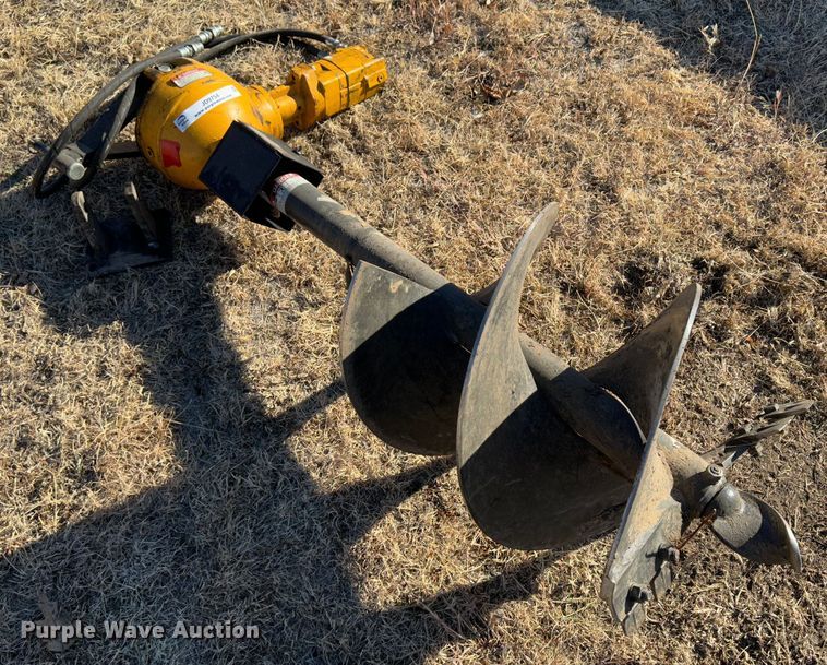 image for item JD9754 Hydraulic post hole digger