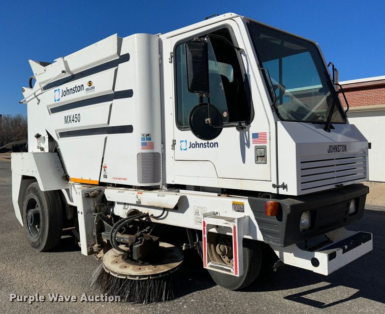 image for item JD9759 2006 Johnston MX450  street sweeper truck
