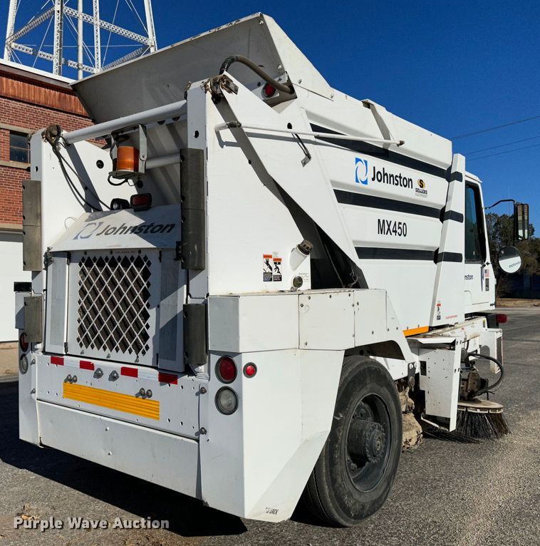 image for item JD9759 2006 Johnston MX450  street sweeper truck