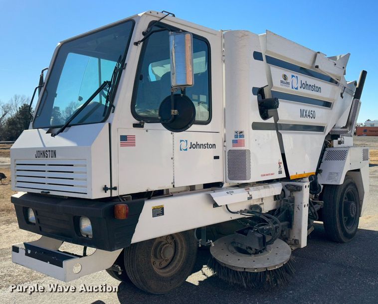 image for item JD9759 2006 Johnston MX450  street sweeper truck