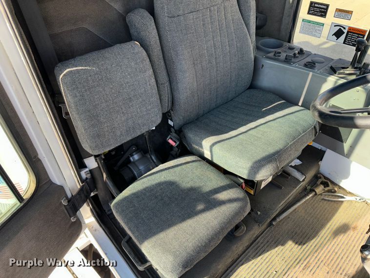 image for item JD9759 2006 Johnston MX450  street sweeper truck