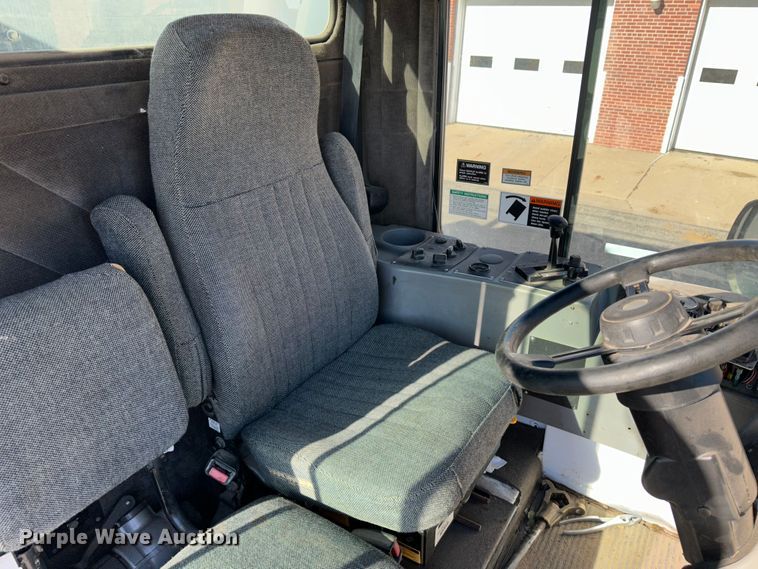 image for item JD9759 2006 Johnston MX450  street sweeper truck