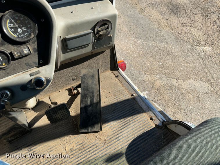 image for item JD9759 2006 Johnston MX450  street sweeper truck