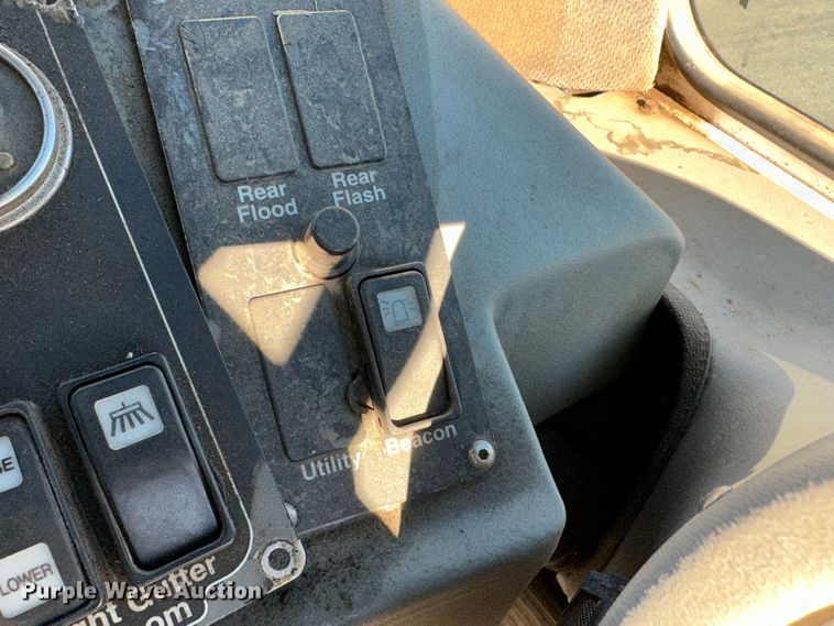 image for item JD9759 2006 Johnston MX450  street sweeper truck