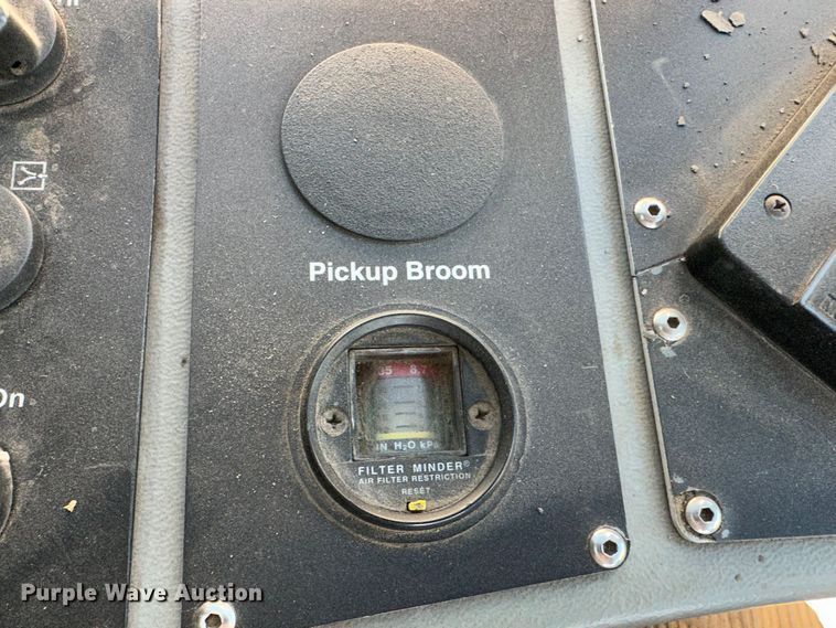 image for item JD9759 2006 Johnston MX450  street sweeper truck