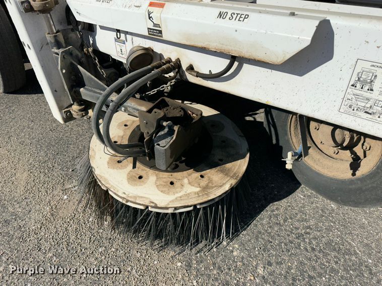 image for item JD9759 2006 Johnston MX450  street sweeper truck