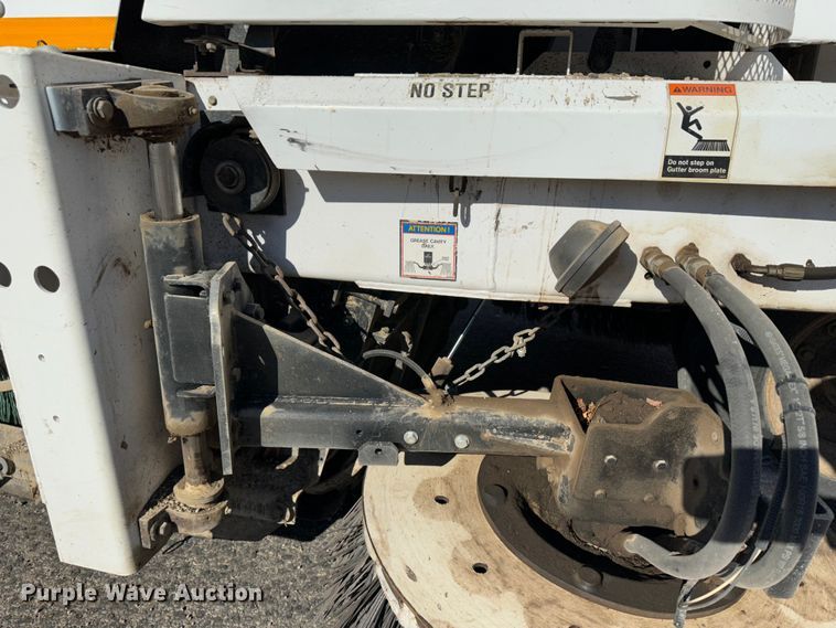 image for item JD9759 2006 Johnston MX450  street sweeper truck