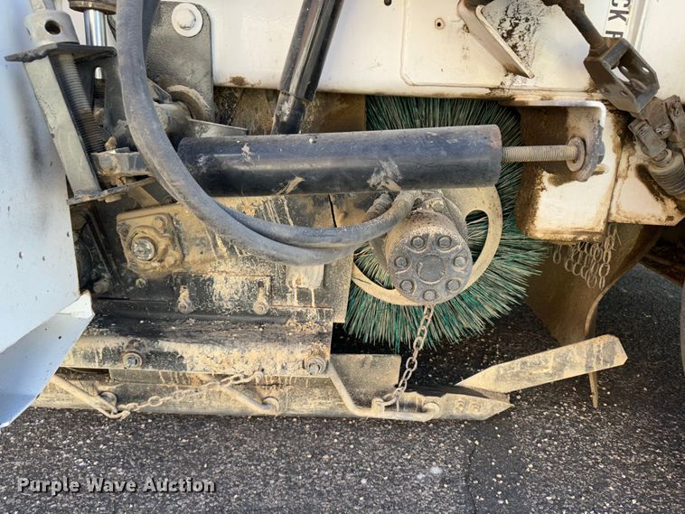 image for item JD9759 2006 Johnston MX450  street sweeper truck