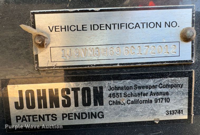 image for item JD9759 2006 Johnston MX450  street sweeper truck