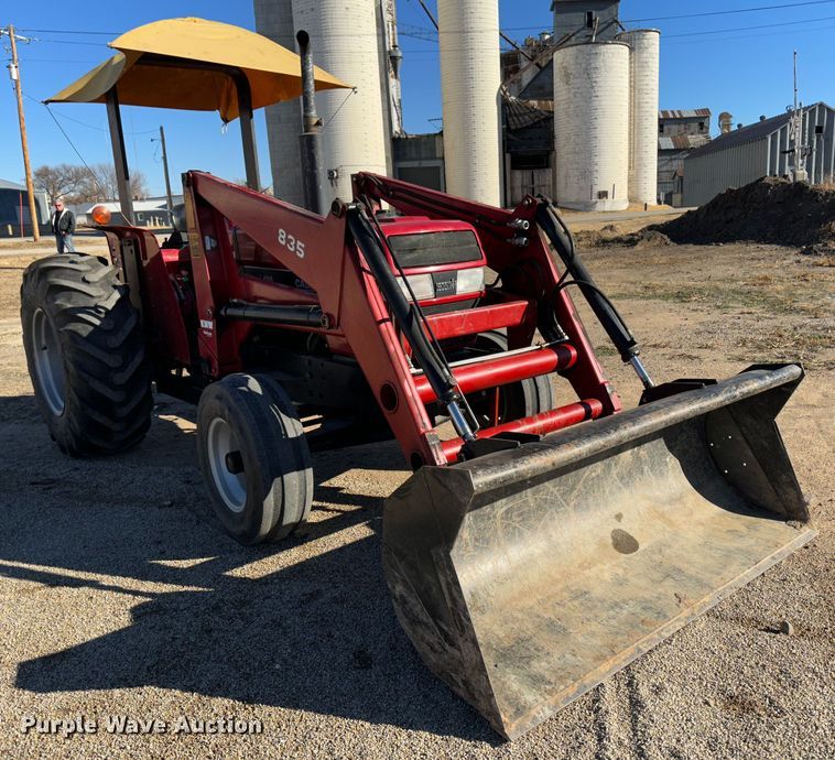 image for item JD9761 1992 Case IH 495  tractor