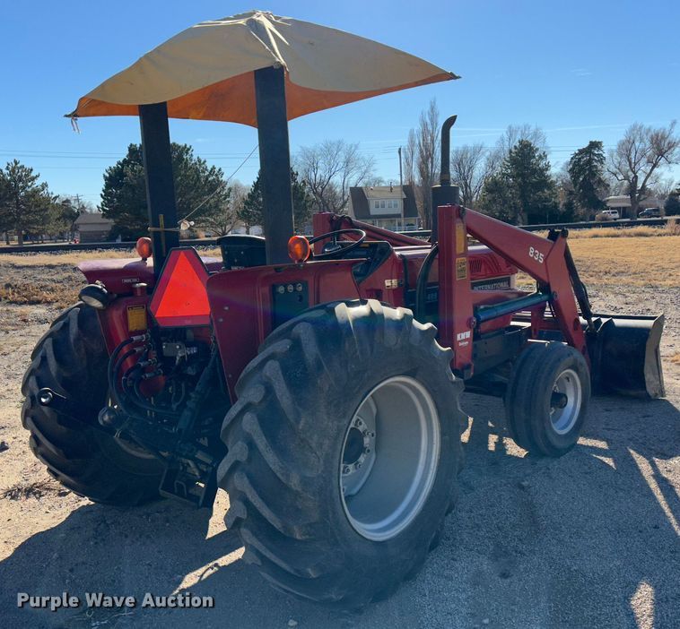 image for item JD9761 1992 Case IH 495  tractor