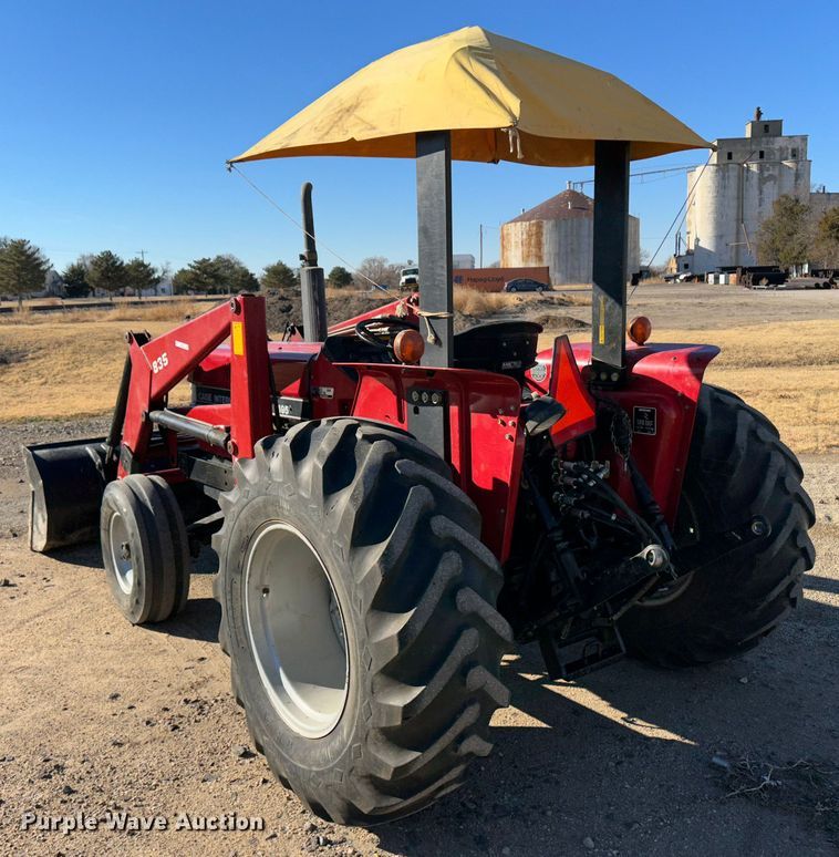 image for item JD9761 1992 Case IH 495  tractor