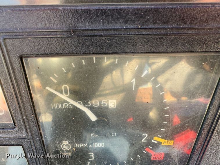 image for item JD9761 1992 Case IH 495  tractor