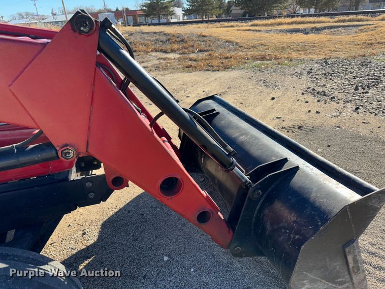 image for item JD9761 1992 Case IH 495  tractor