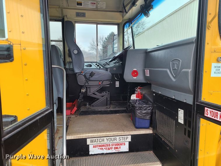 image for item JG9572 2006 IC CE300  school bus