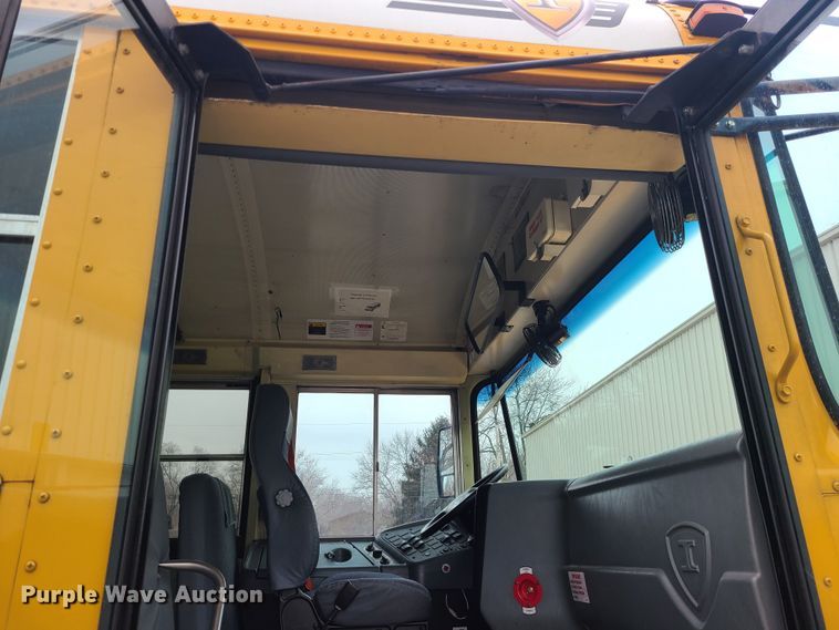 image for item JG9572 2006 IC CE300  school bus