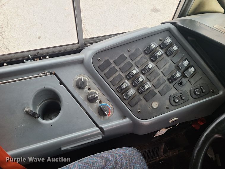 image for item JG9572 2006 IC CE300  school bus