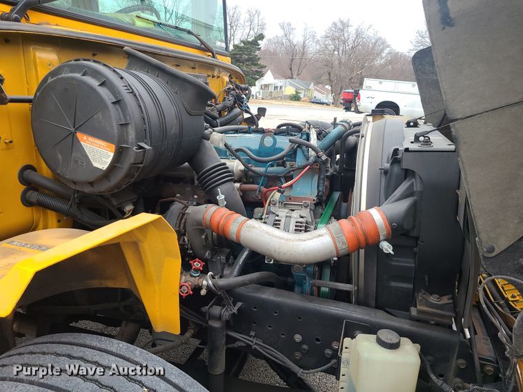 image for item JG9572 2006 IC CE300  school bus