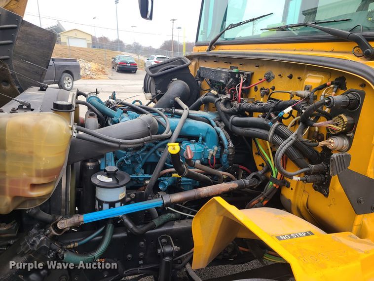 image for item JG9572 2006 IC CE300  school bus