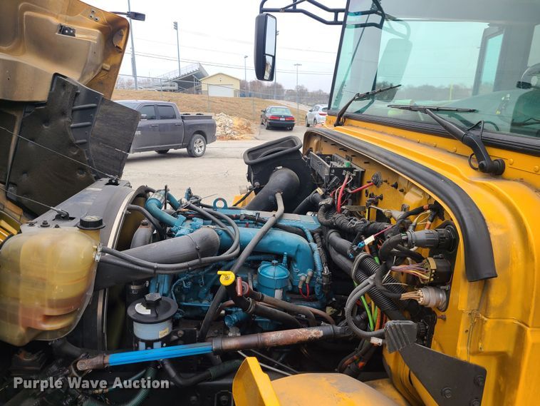 image for item JG9572 2006 IC CE300  school bus