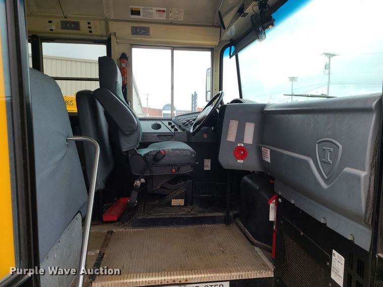 image for item JG9598 2006 IC CE300  school bus