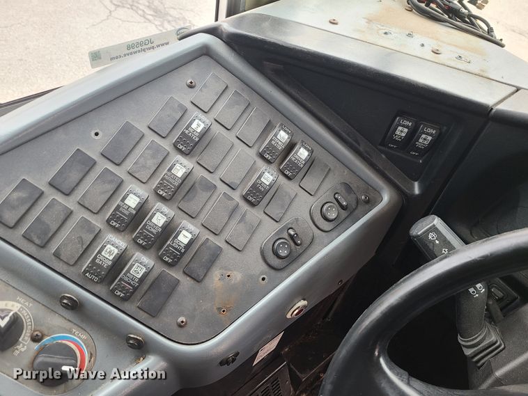 image for item JG9598 2006 IC CE300  school bus