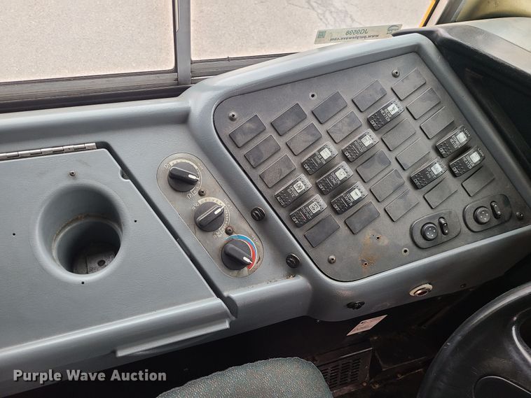 image for item JG9598 2006 IC CE300  school bus