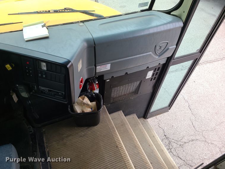 image for item JG9600 2006 IC CE300  school bus