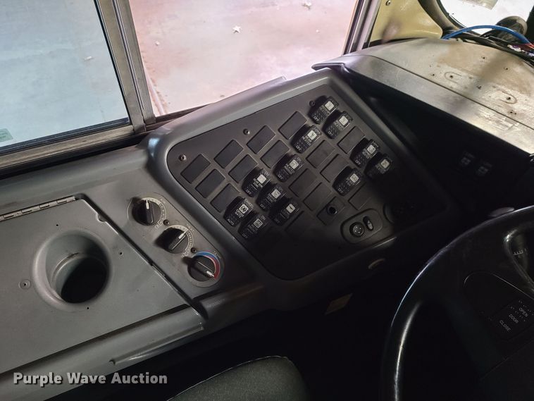 image for item JG9602 2006 IC CE300  school bus