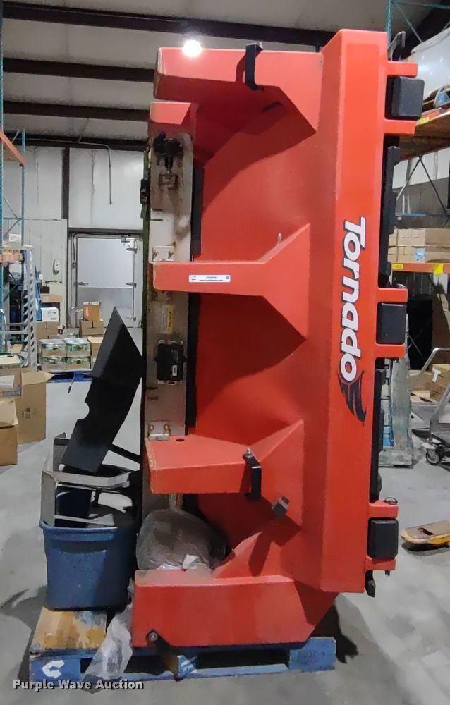 image for item JK9099 Western Tornado  spreader