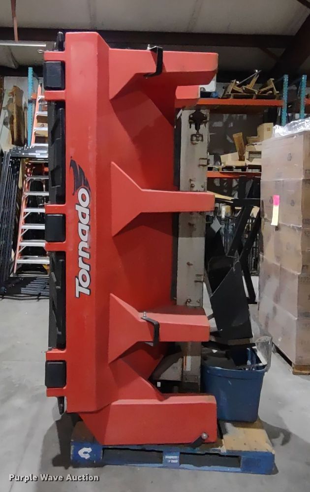 image for item JK9099 Western Tornado  spreader