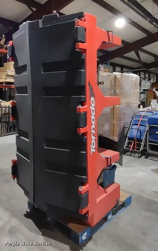 image for item JK9099 Western Tornado  spreader