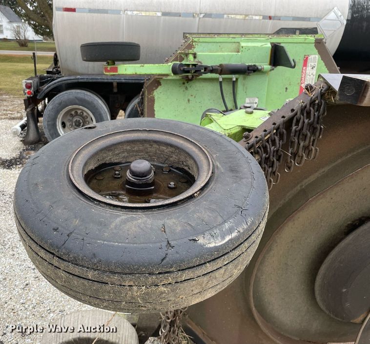 image for item JL9730 Schulte XH1500  batwing rotary mower