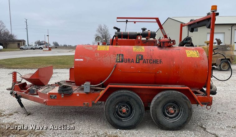 image for item JL9732 2003 Duraco 125DJT  pothole patcher