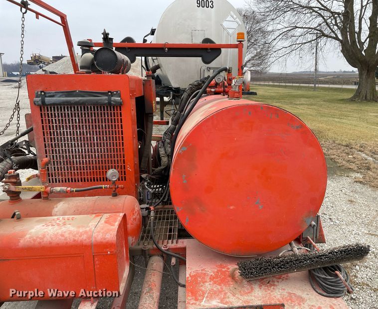 image for item JL9732 2003 Duraco 125DJT  pothole patcher