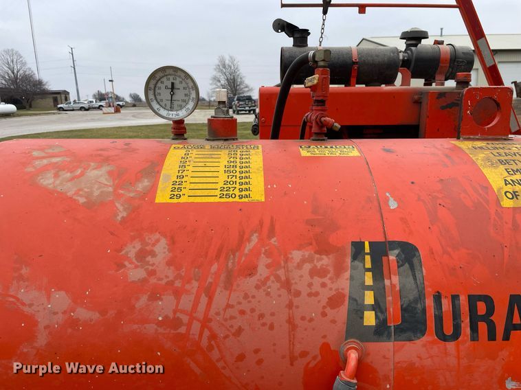 image for item JL9732 2003 Duraco 125DJT  pothole patcher