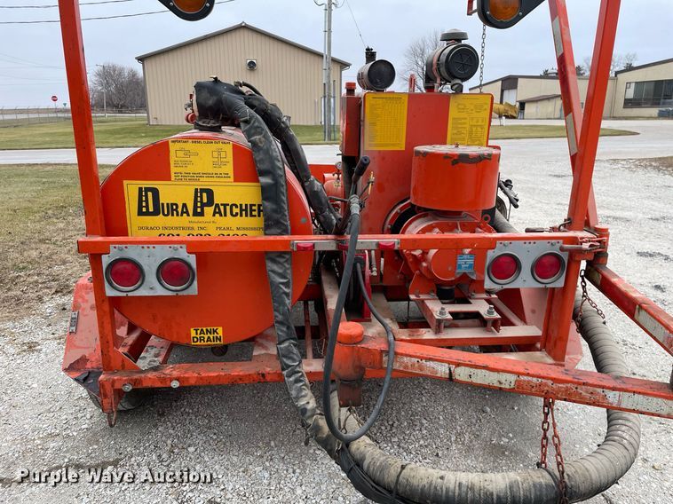 image for item JL9732 2003 Duraco 125DJT  pothole patcher