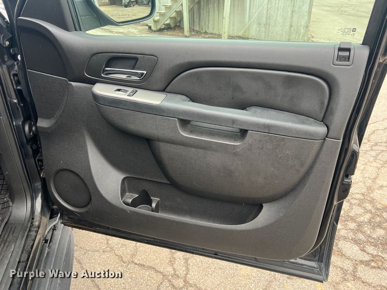 image for item JU9741 2012 Chevrolet Tahoe Police  SUV