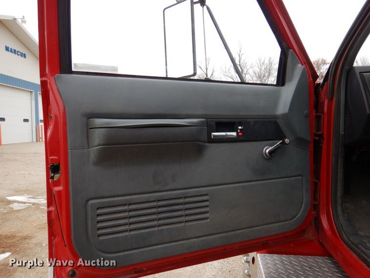 image for item KW9566 1992 Chevrolet Kodiak C5500  pumper fire truck