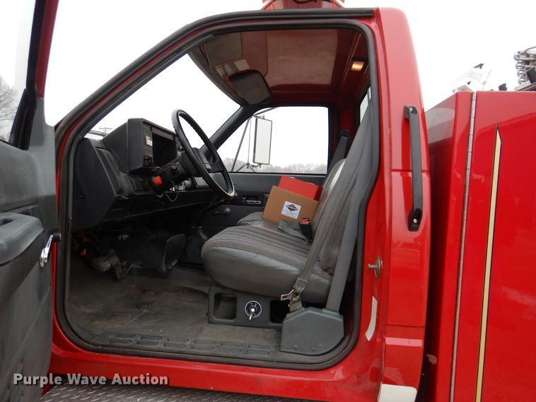 image for item KW9566 1992 Chevrolet Kodiak C5500  pumper fire truck