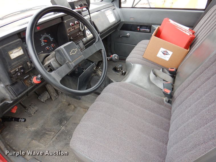 image for item KW9566 1992 Chevrolet Kodiak C5500  pumper fire truck