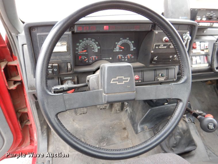 image for item KW9566 1992 Chevrolet Kodiak C5500  pumper fire truck