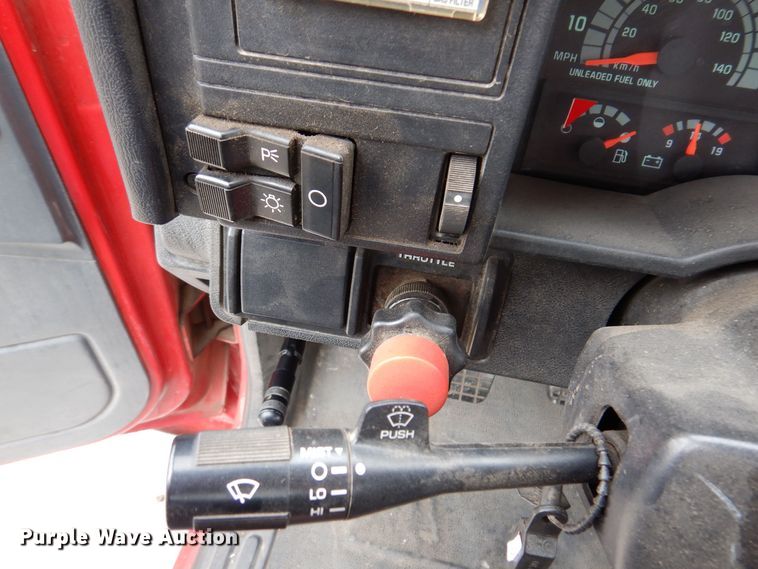 image for item KW9566 1992 Chevrolet Kodiak C5500  pumper fire truck