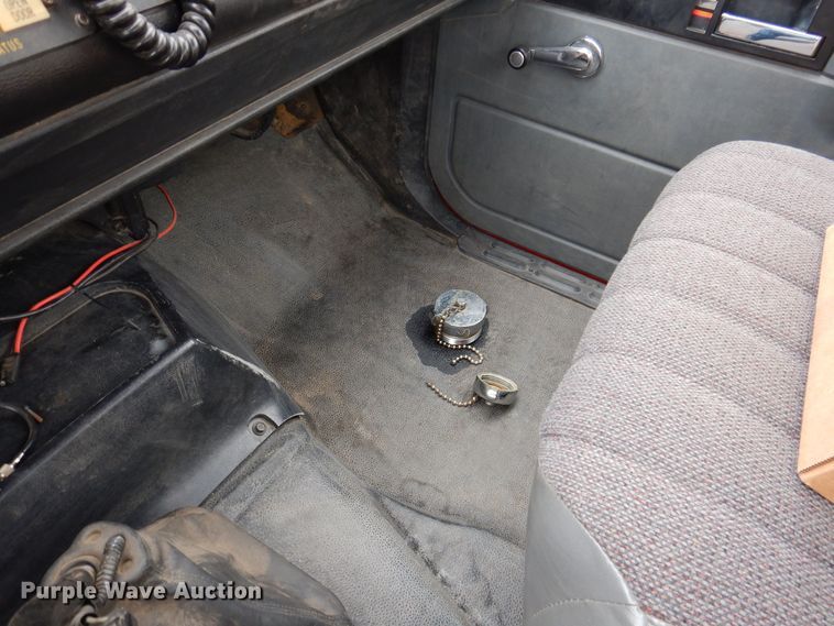 image for item KW9566 1992 Chevrolet Kodiak C5500  pumper fire truck