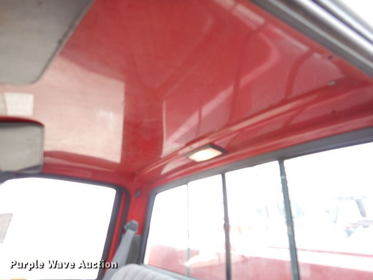 image for item KW9566 1992 Chevrolet Kodiak C5500  pumper fire truck