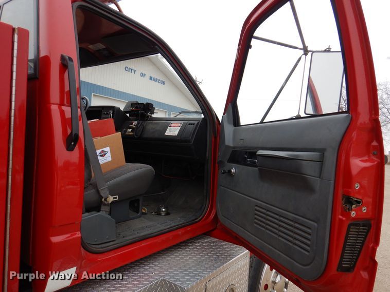 image for item KW9566 1992 Chevrolet Kodiak C5500  pumper fire truck