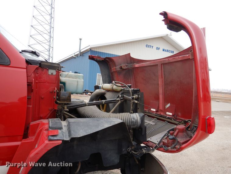 image for item KW9566 1992 Chevrolet Kodiak C5500  pumper fire truck