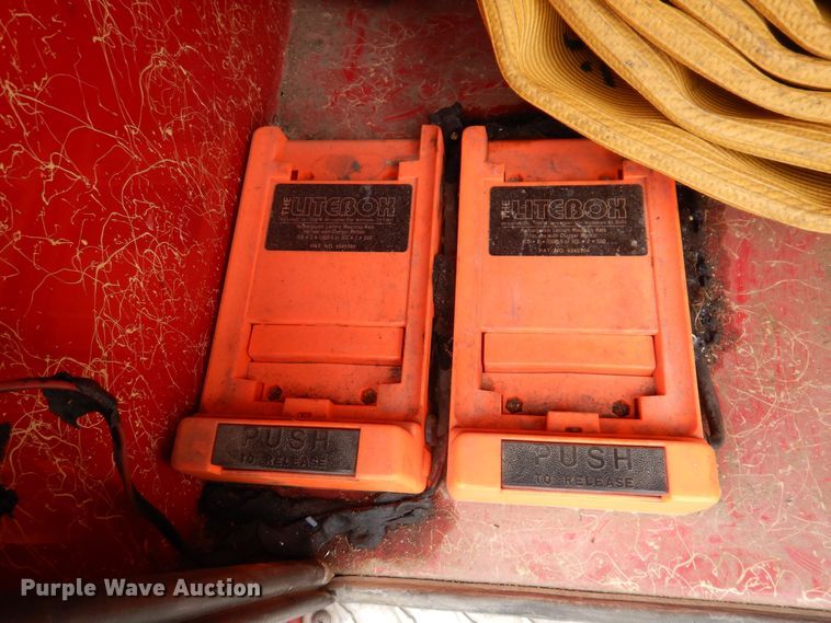 image for item KW9566 1992 Chevrolet Kodiak C5500  pumper fire truck