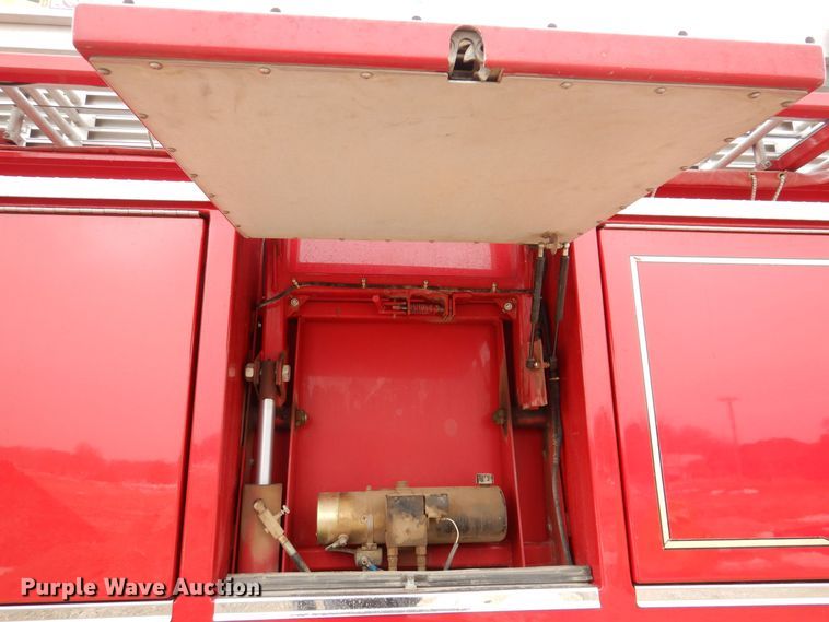 image for item KW9566 1992 Chevrolet Kodiak C5500  pumper fire truck