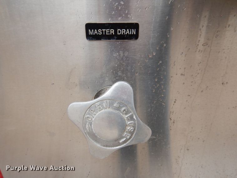 image for item KW9566 1992 Chevrolet Kodiak C5500  pumper fire truck